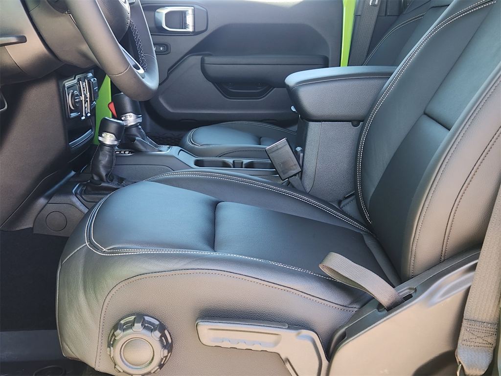 Thumbnail: 2025 Jeep Wrangler - 10