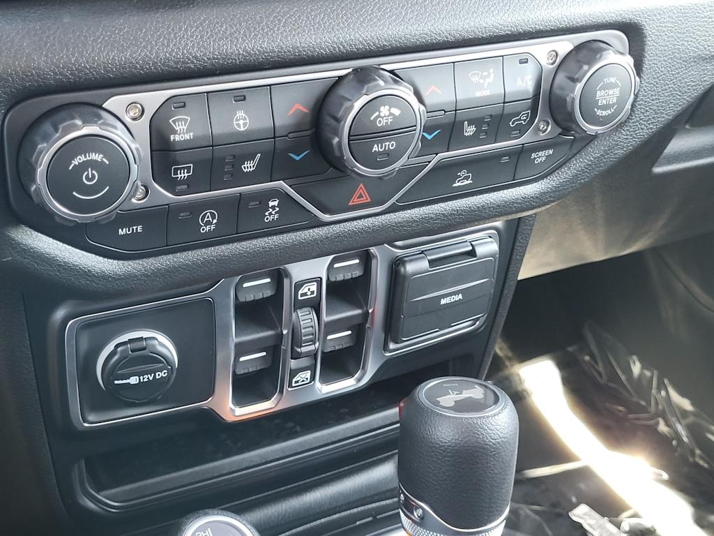 Thumbnail: 2026 Jeep Wrangler - 19