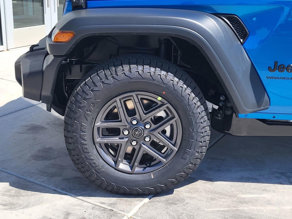 Thumbnail: 2026 Jeep Wrangler - 6