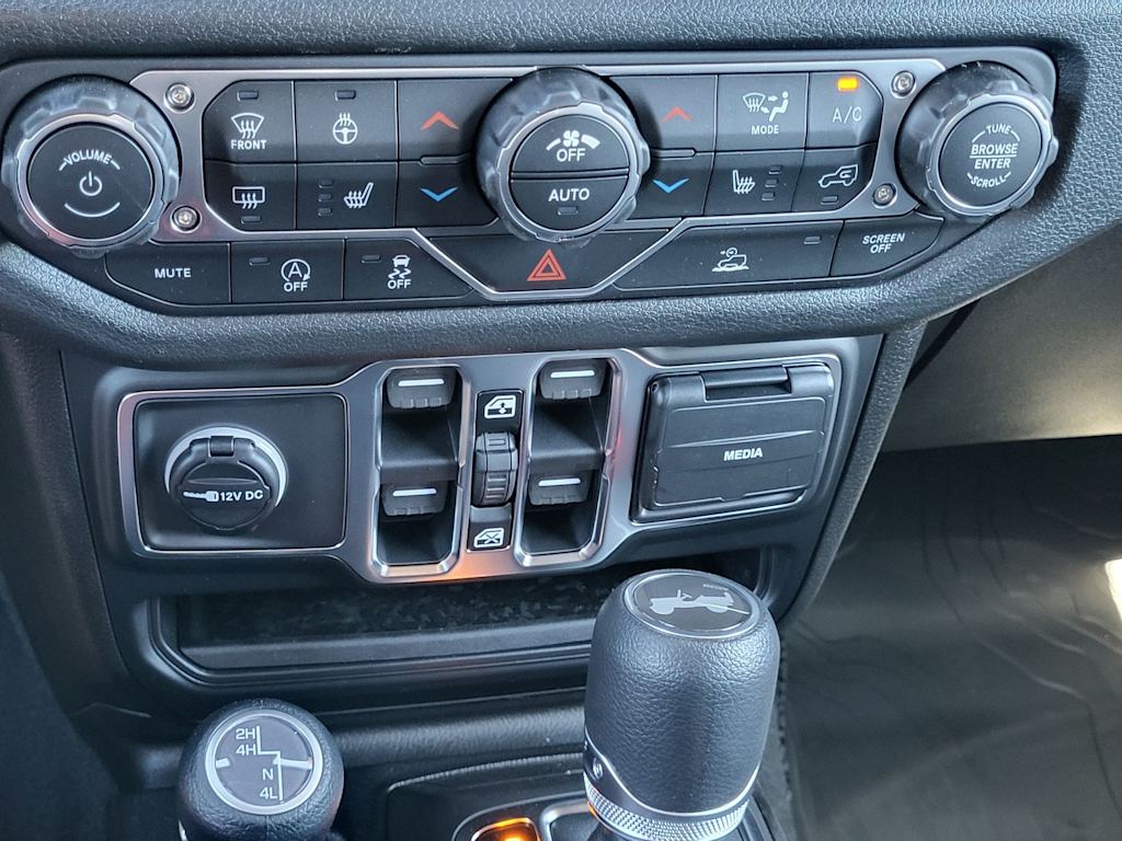 Thumbnail: 2026 Jeep Wrangler - 20