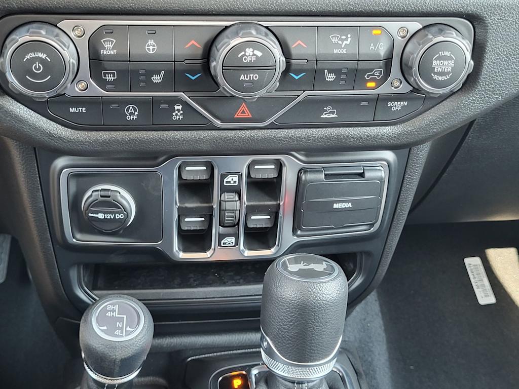Thumbnail: 2026 Jeep Wrangler - 20