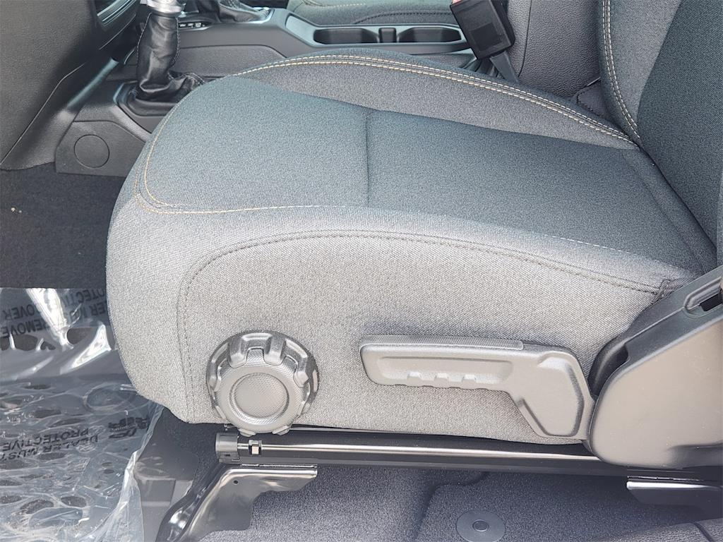 Thumbnail: 2025 Jeep Wrangler - 24