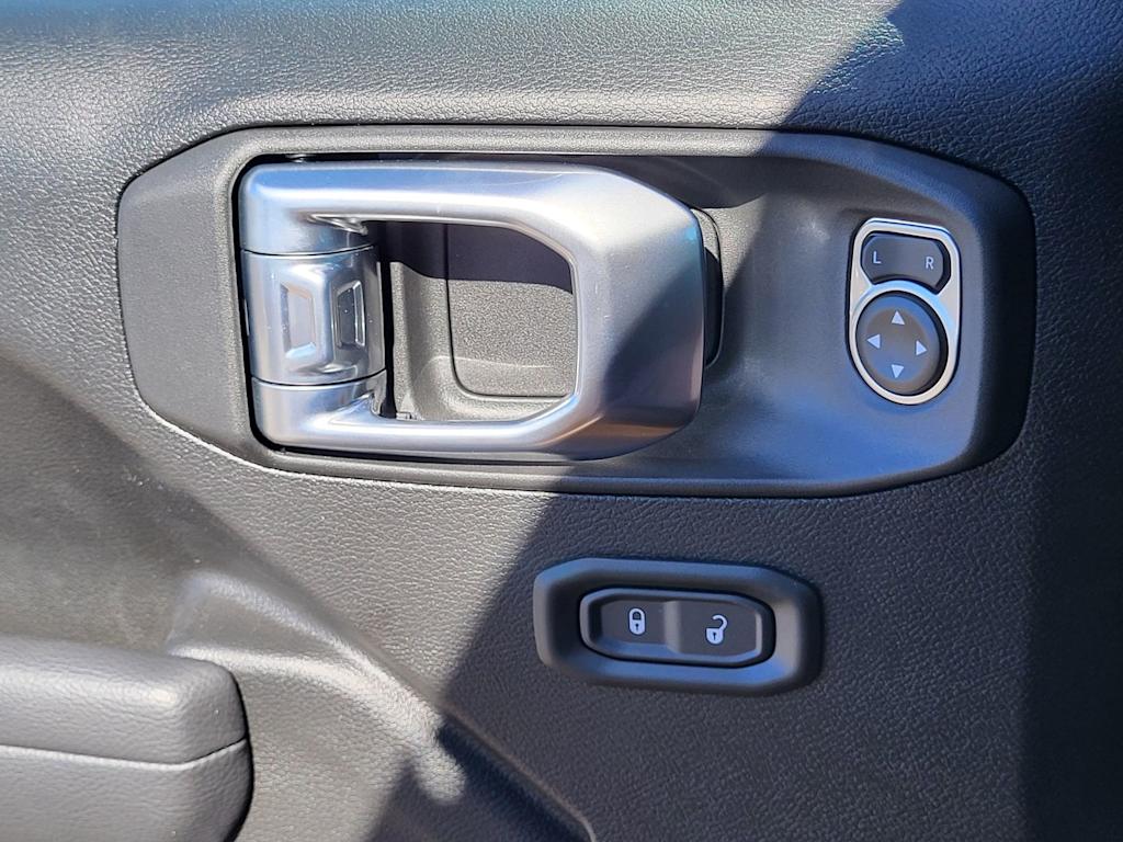 Thumbnail: 2026 Jeep Wrangler - 18