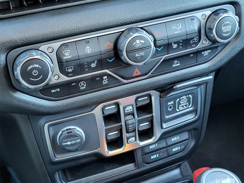 Thumbnail: 2025 Jeep Wrangler - 23