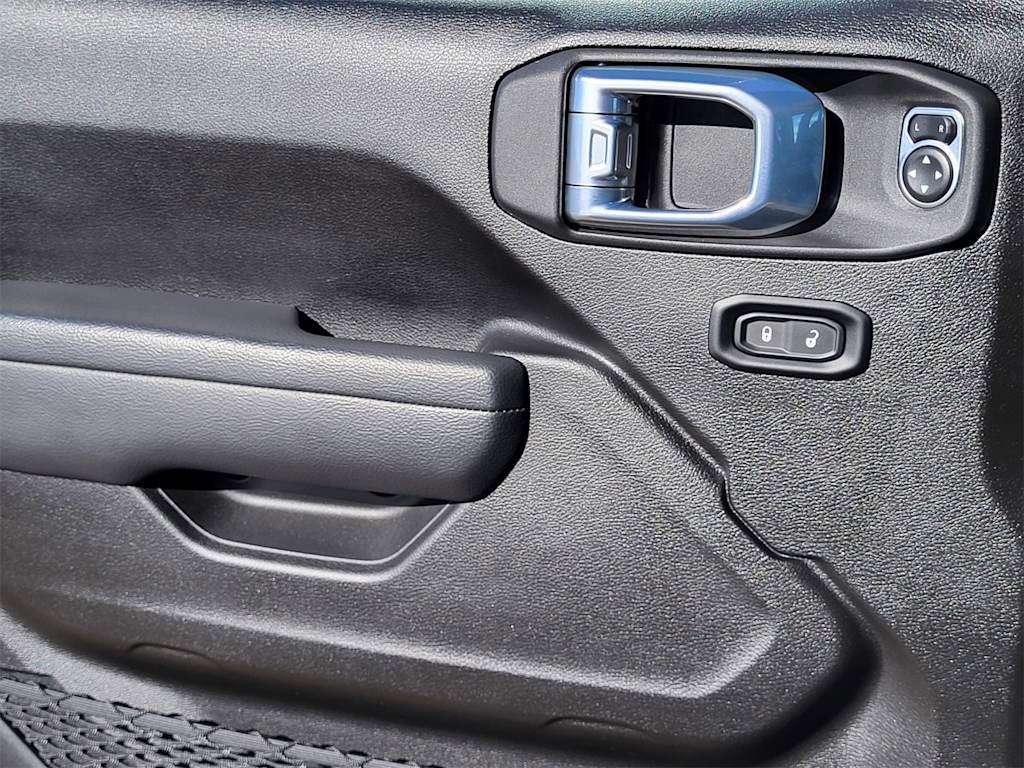 Thumbnail: 2025 Jeep Wrangler - 25