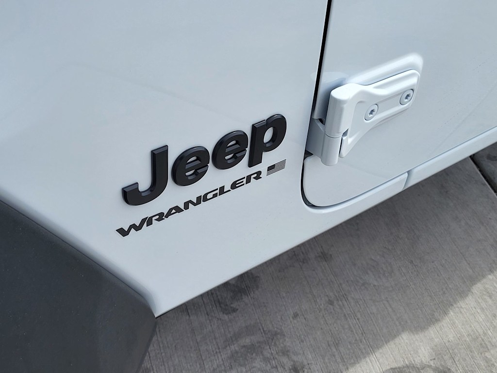 Thumbnail: 2026 Jeep Wrangler - 15