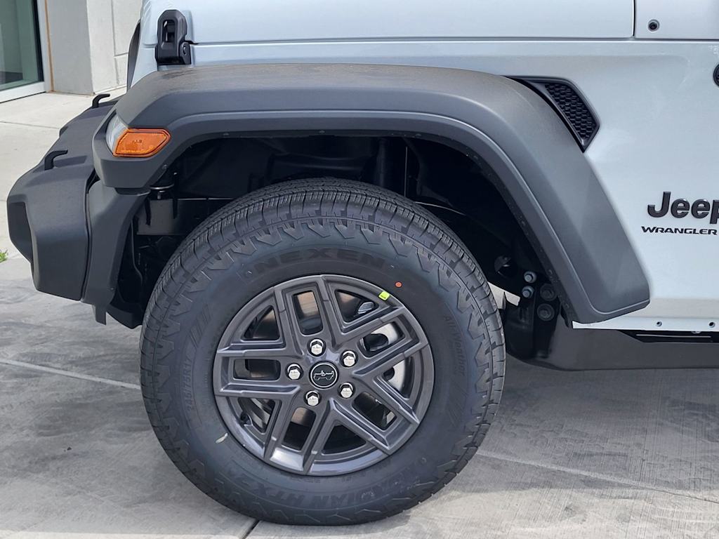 Thumbnail: 2026 Jeep Wrangler - 6
