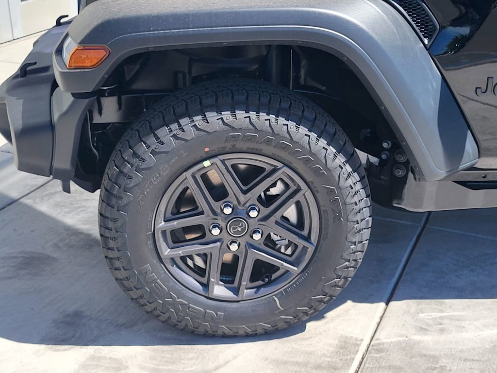 Thumbnail: 2026 Jeep Wrangler - 6