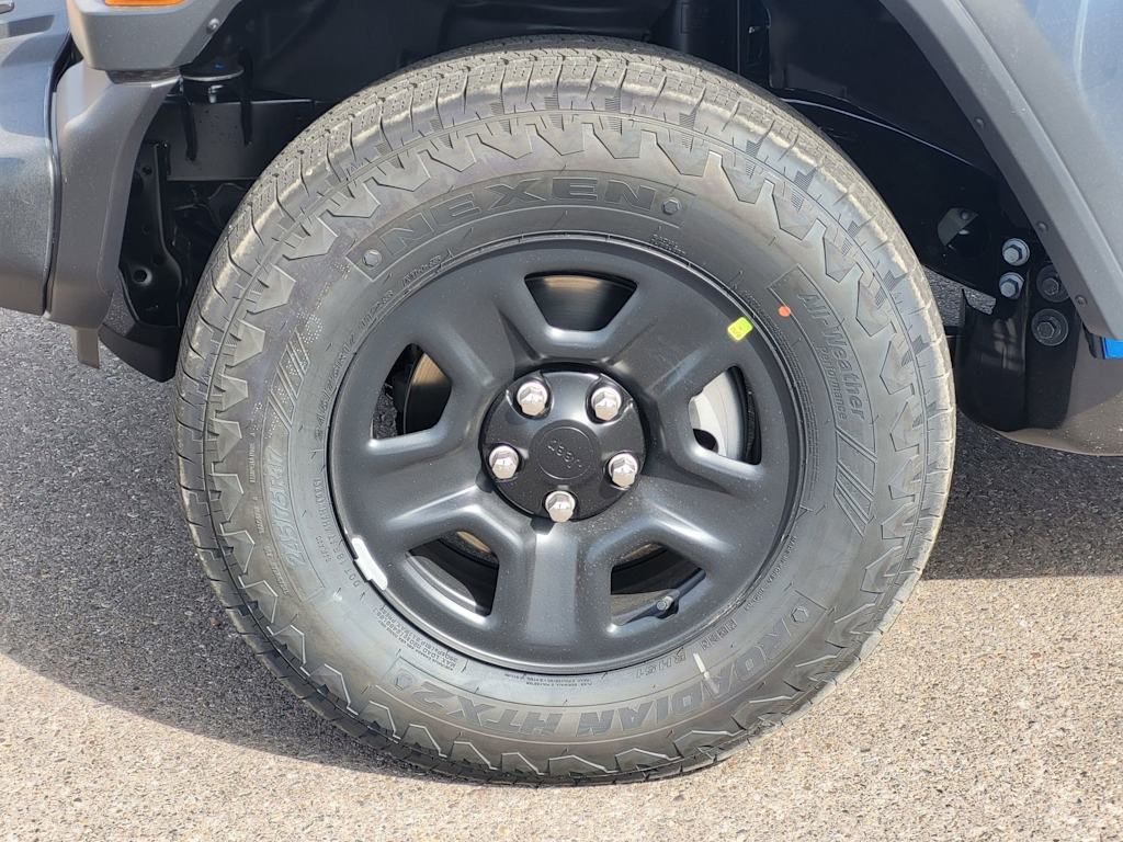 Thumbnail: 2026 Jeep Wrangler - 15