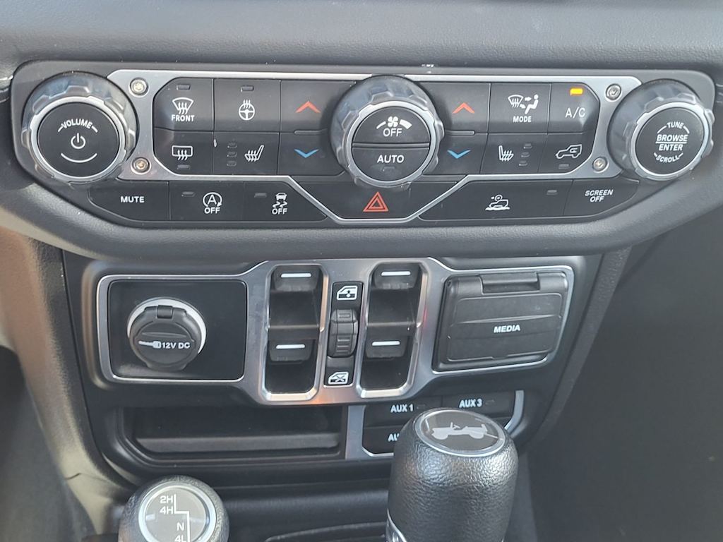 Thumbnail: 2024 Jeep Wrangler - 28