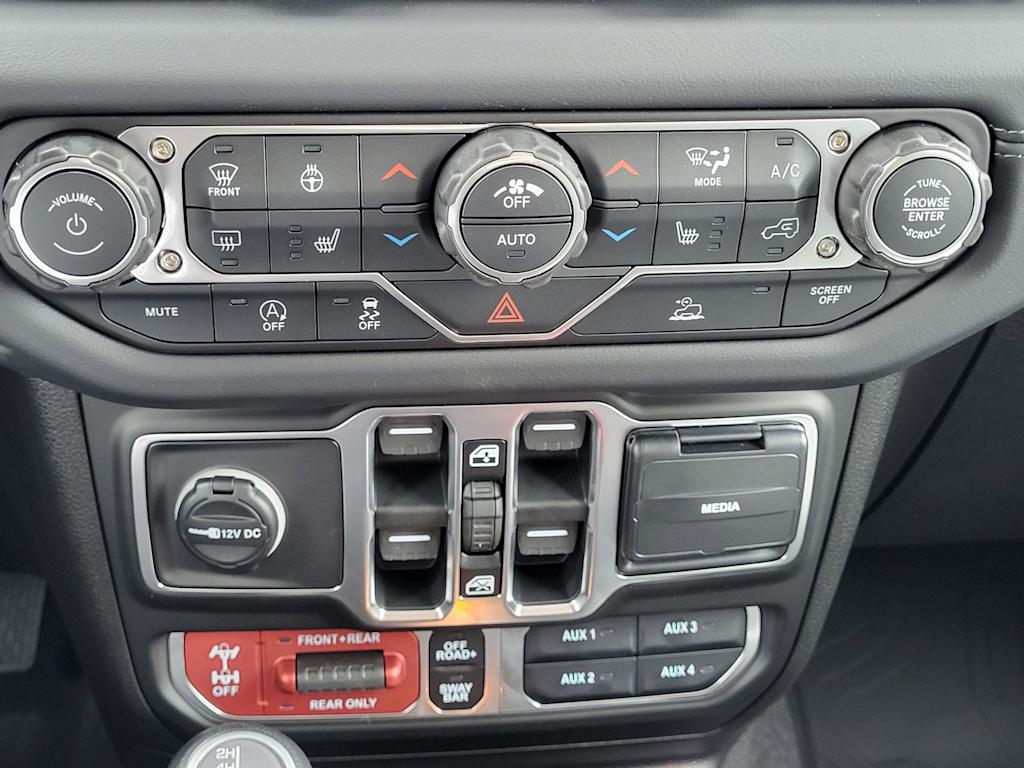 Thumbnail: 2026 Jeep Wrangler - 21