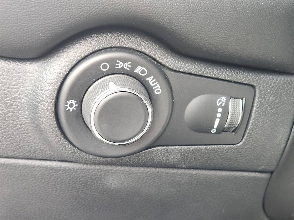 Thumbnail: 2023 Dodge Durango - 23