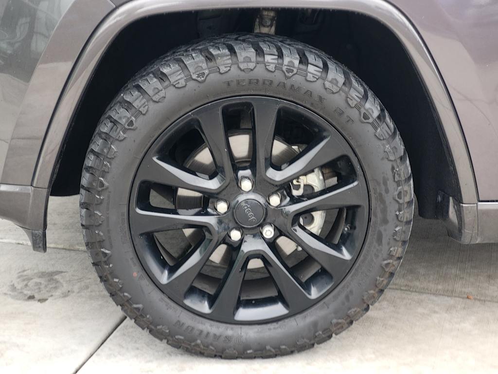 Thumbnail: 2017 Jeep Grand Cherokee - 20
