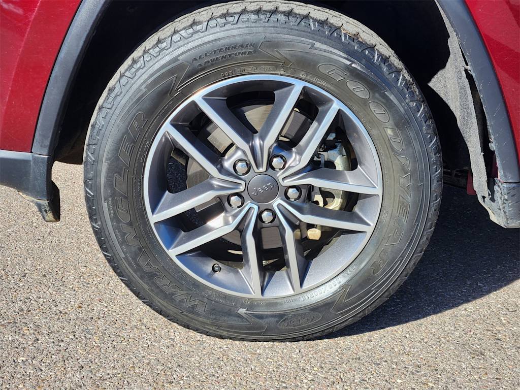 Thumbnail: 2020 Jeep Grand Cherokee - 17