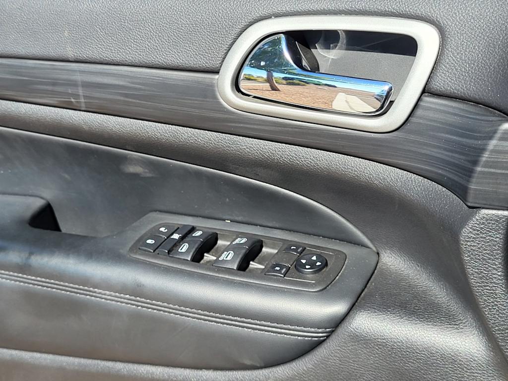Thumbnail: 2021 Jeep Grand Cherokee - 24