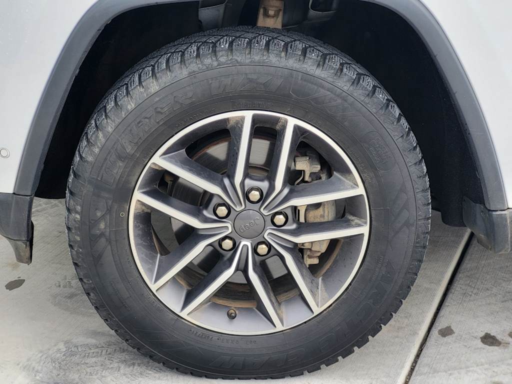 Thumbnail: 2020 Jeep Grand Cherokee - 21