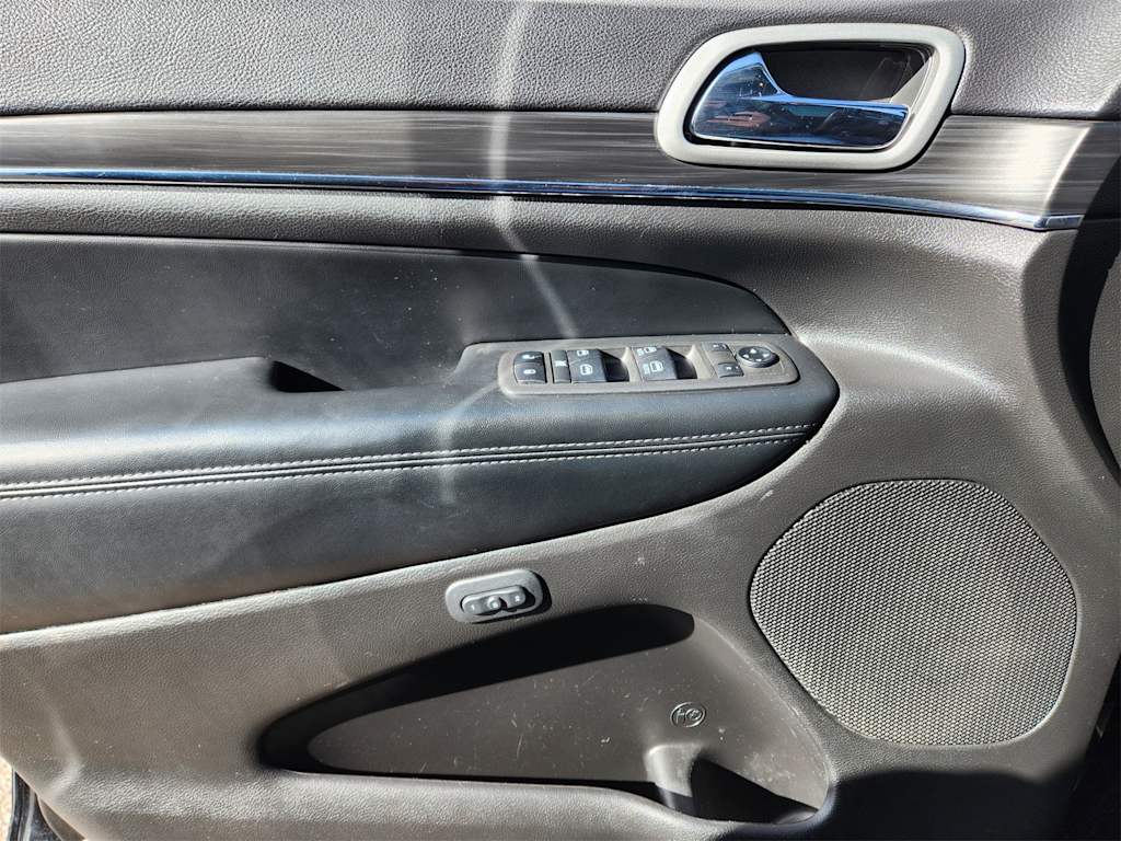 Thumbnail: 2021 Jeep Grand Cherokee - 22