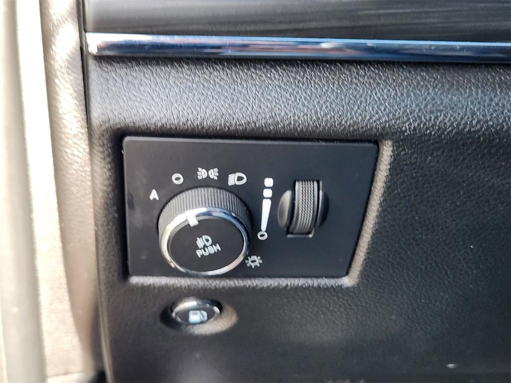 Thumbnail: 2021 Jeep Grand Cherokee - 23