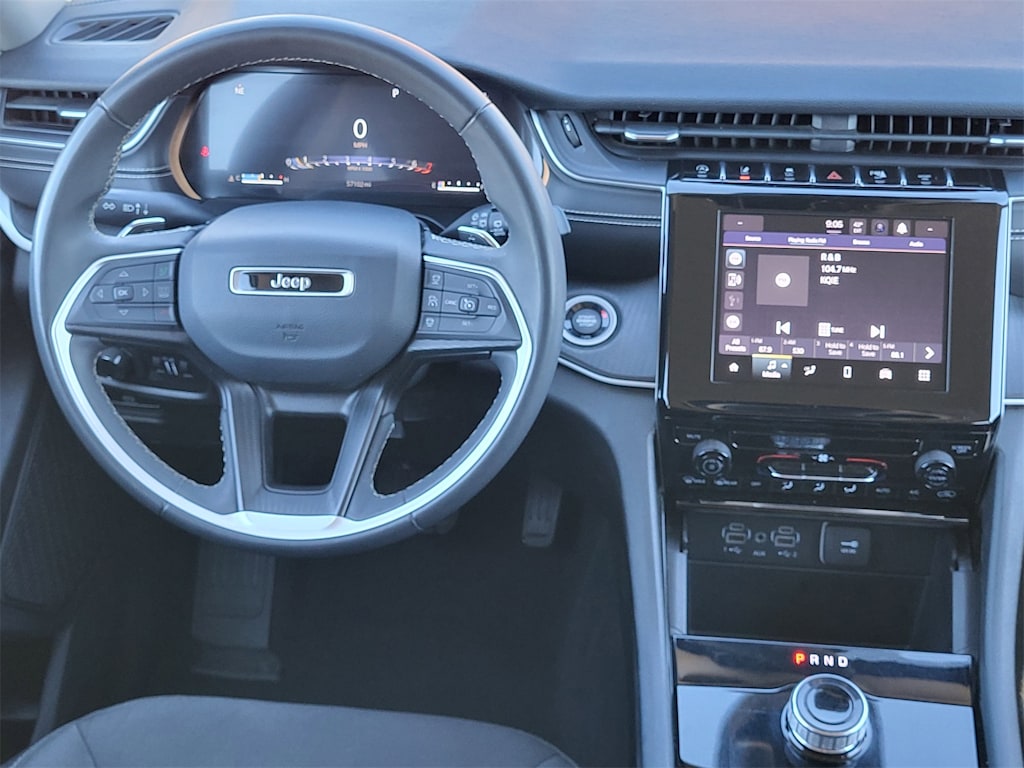 Thumbnail: 2023 Jeep Grand Cherokee - 10