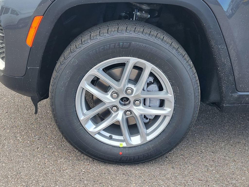 Thumbnail: 2026 Jeep Grand Cherokee - 15