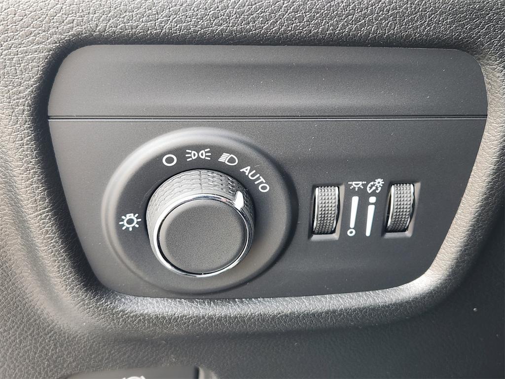 Thumbnail: 2025 Jeep Grand Cherokee - 22