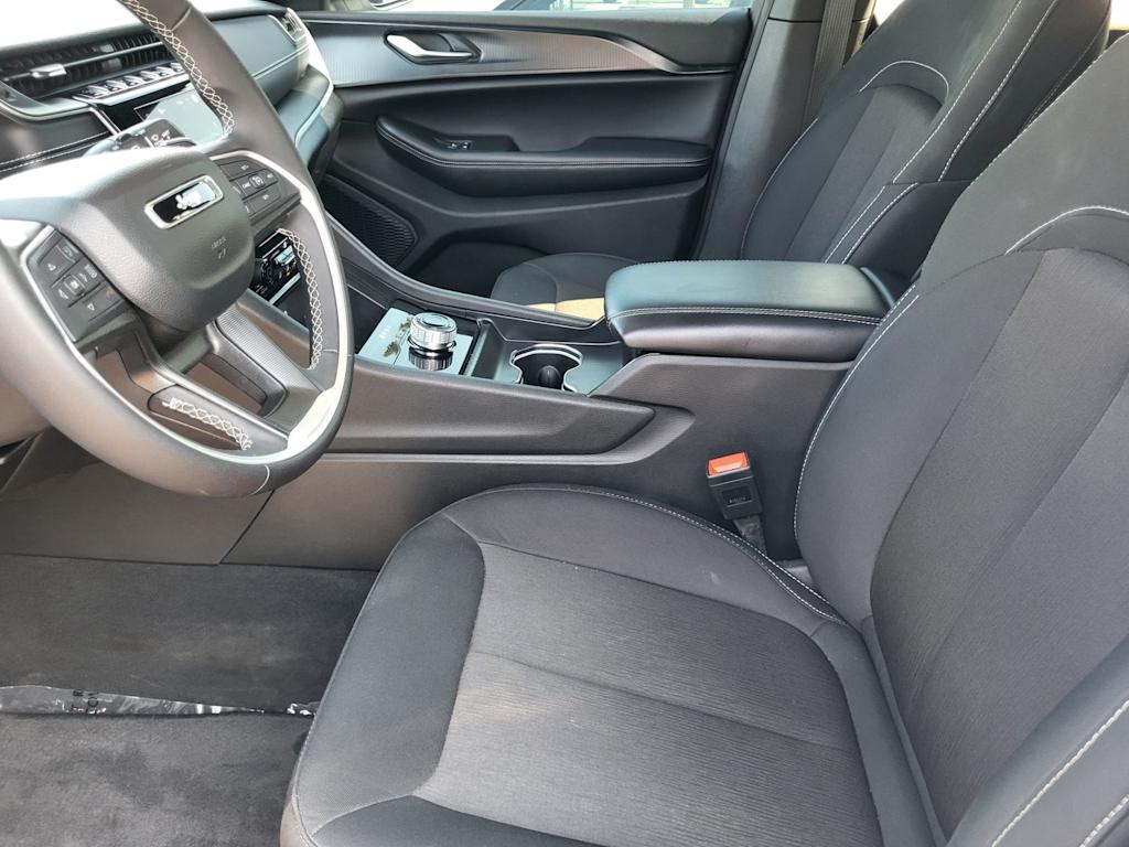 Thumbnail: 2024 Jeep Grand Cherokee - 10