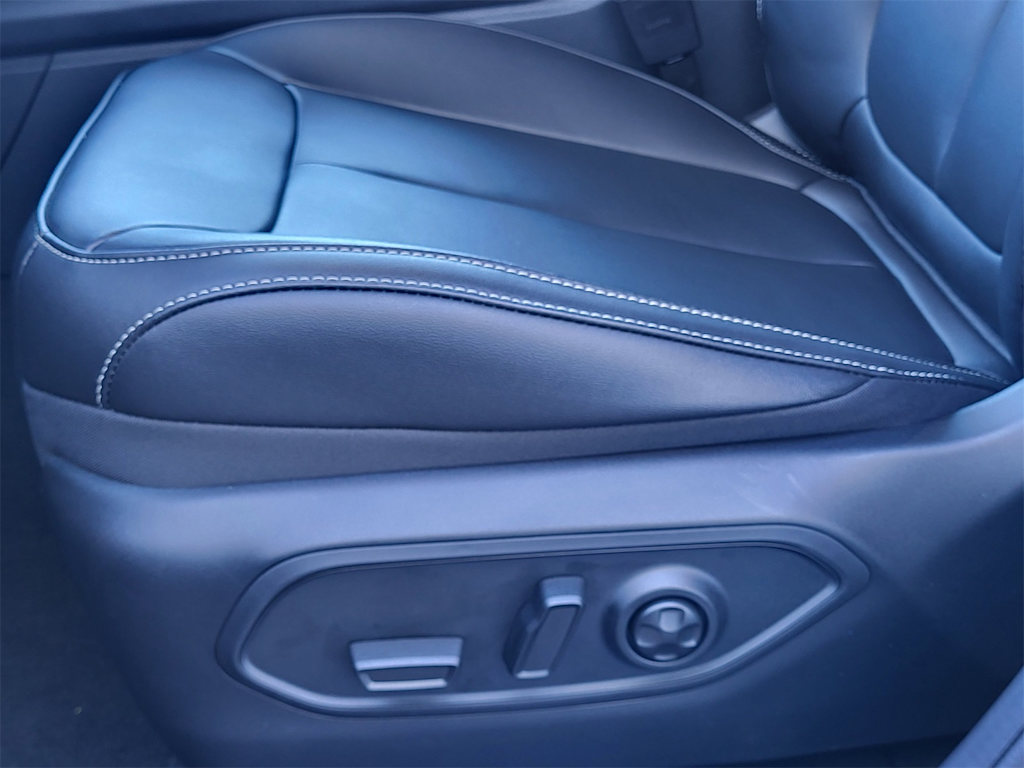 Thumbnail: 2025 Jeep Grand Cherokee - 21