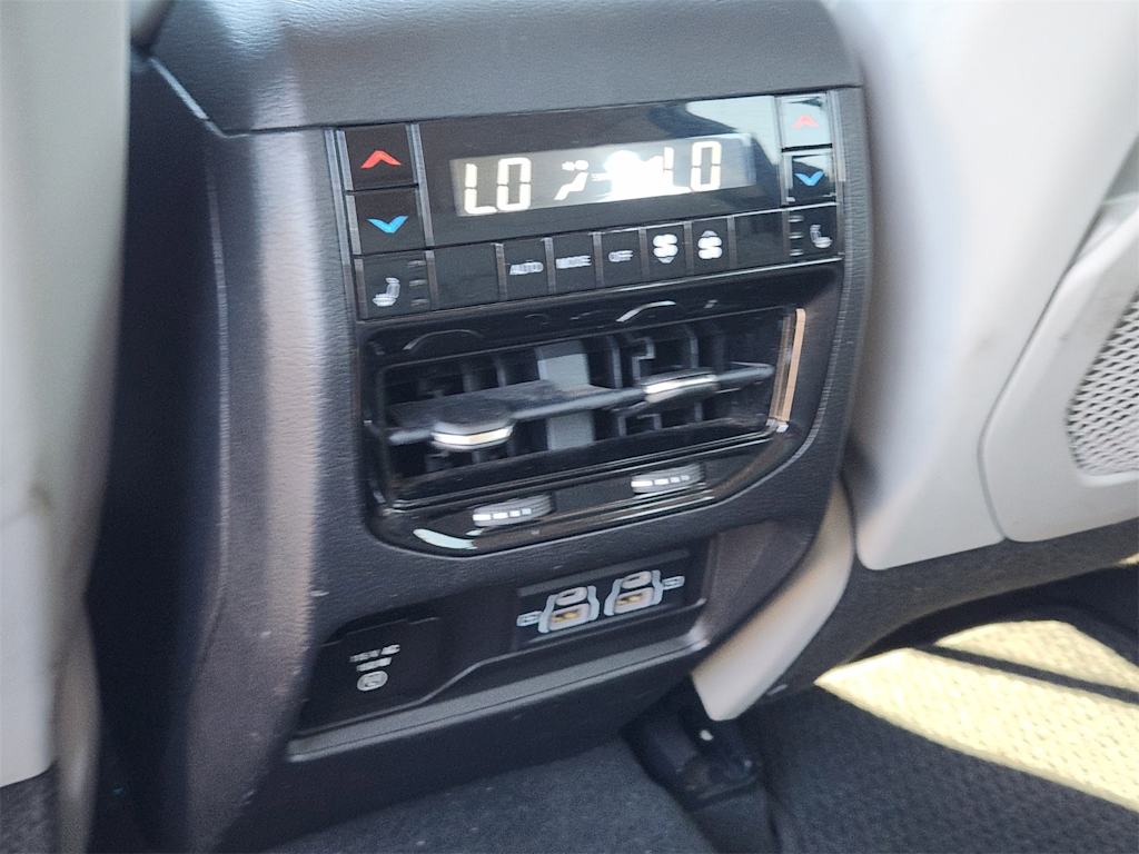 Thumbnail: 2022 Jeep Grand Cherokee - 27