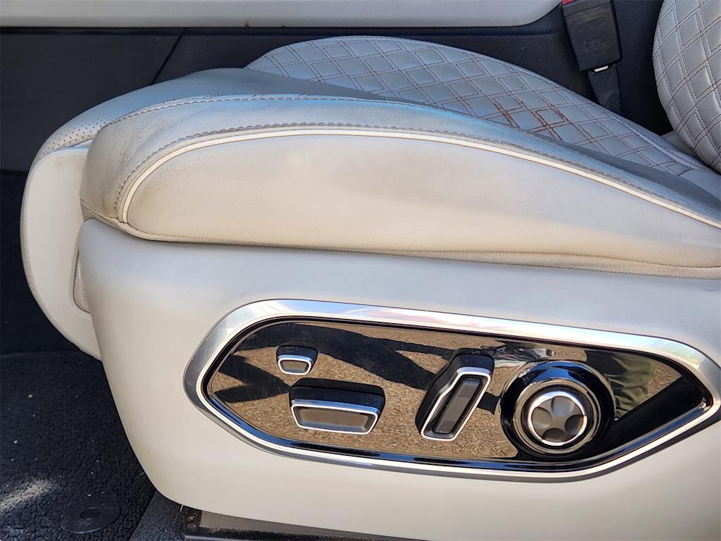 Thumbnail: 2022 Jeep Grand Cherokee - 23