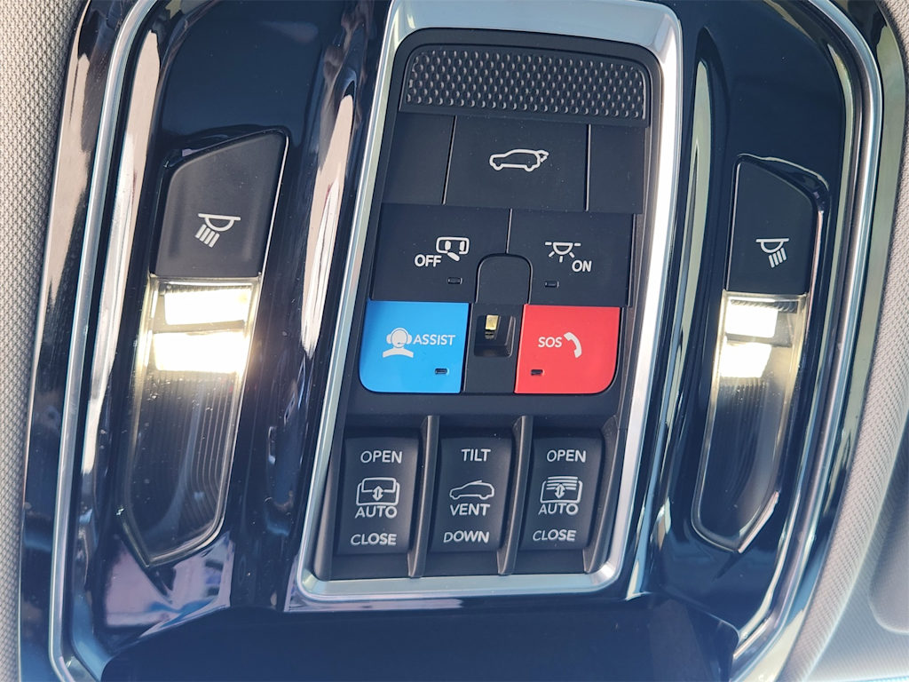 Thumbnail: 2022 Jeep Grand Cherokee - 24