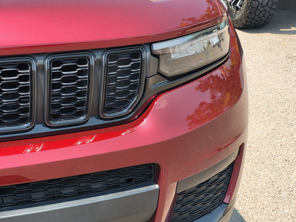Thumbnail: 2023 Jeep Grand Cherokee L - 27