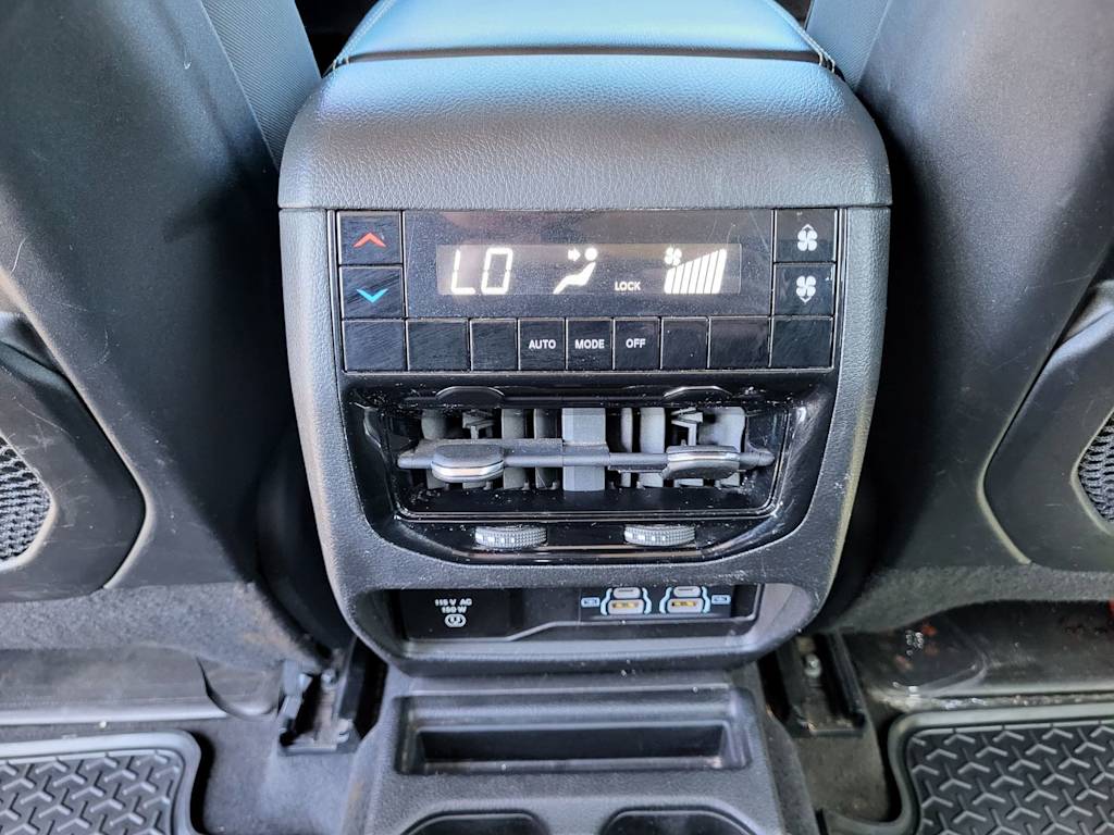 Thumbnail: 2022 Jeep Grand Cherokee L - 34