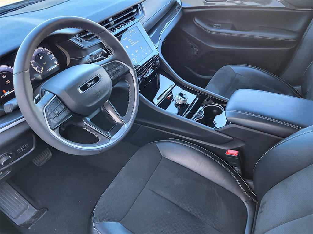 Thumbnail: 2023 Jeep Grand Cherokee L - 2