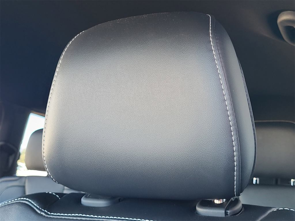 Thumbnail: 2023 Jeep Grand Cherokee L - 11