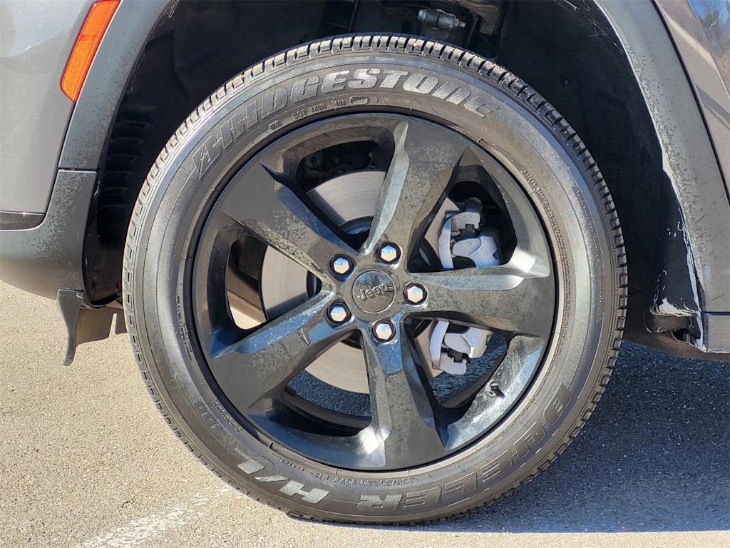 Thumbnail: 2023 Jeep Grand Cherokee L - 21