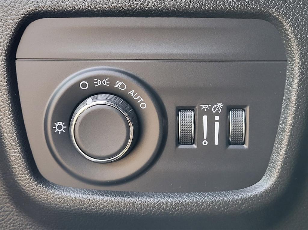 Thumbnail: 2024 Jeep Grand Cherokee L - 24