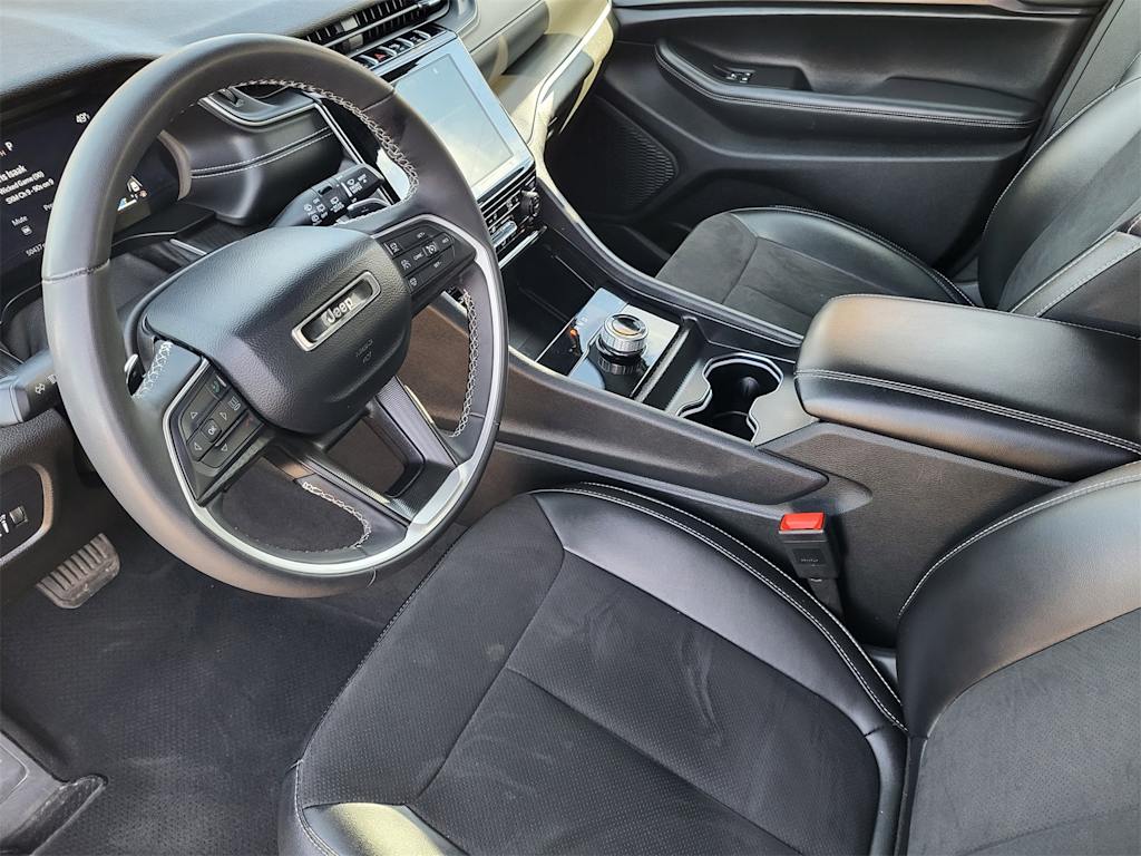 Thumbnail: 2024 Jeep Grand Cherokee L - 2