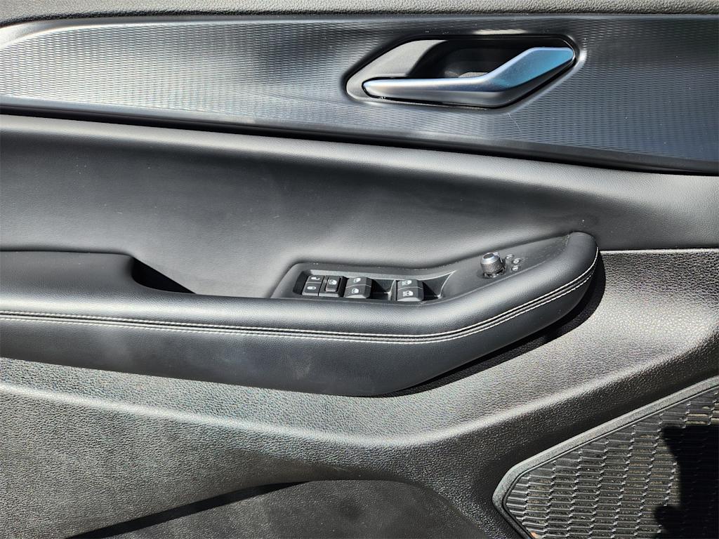 Thumbnail: 2023 Jeep Grand Cherokee L - 20