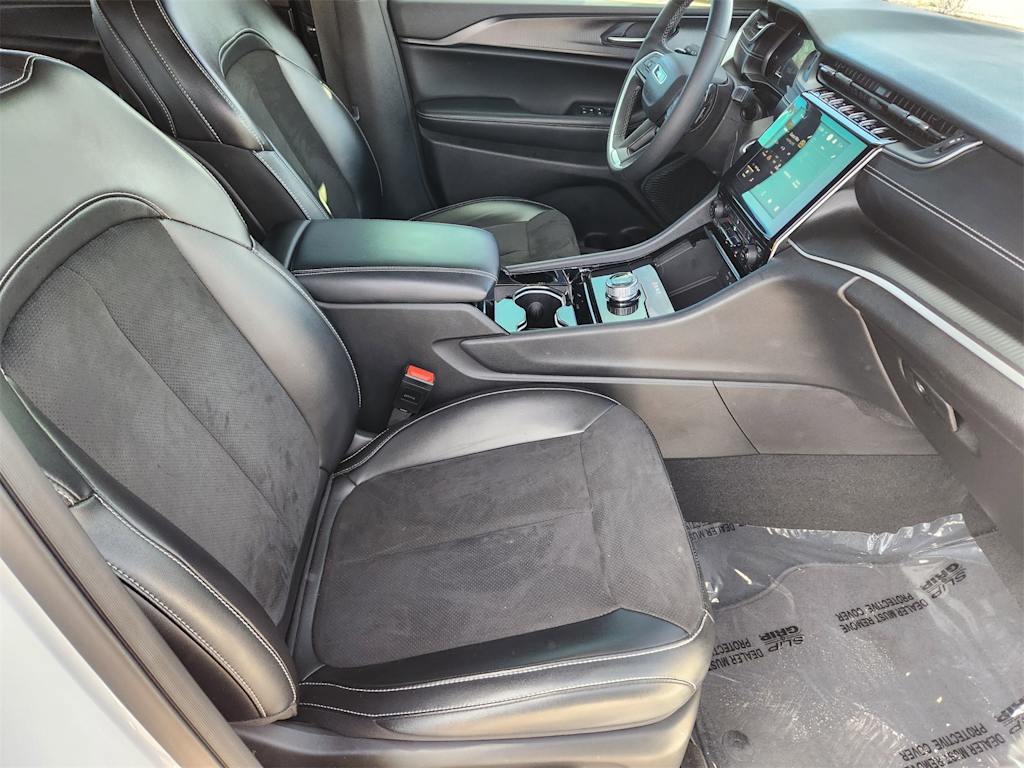 Thumbnail: 2023 Jeep Grand Cherokee L - 11