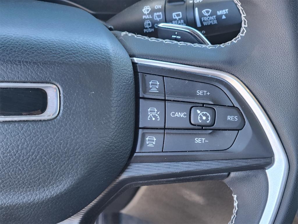 Thumbnail: 2023 Jeep Grand Cherokee L - 23