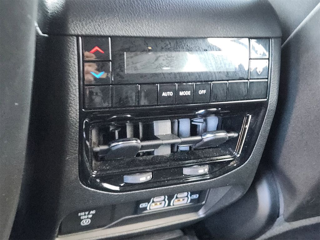 Thumbnail: 2023 Jeep Grand Cherokee L - 30