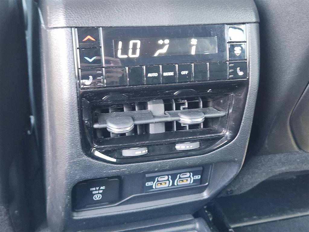 Thumbnail: 2024 Jeep Grand Cherokee L - 30