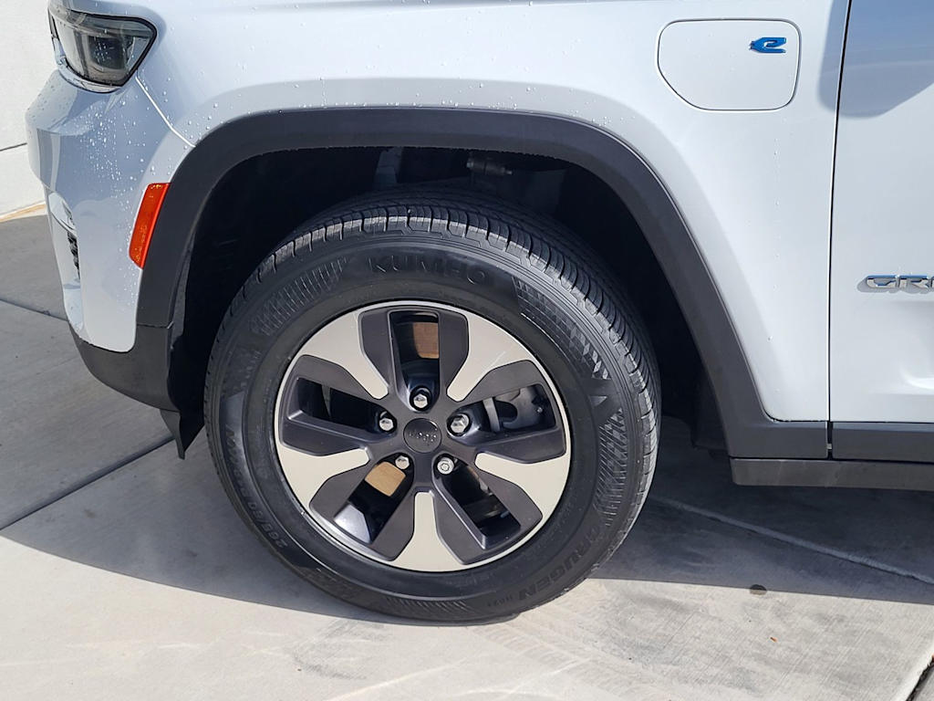Thumbnail: 2023 Jeep Grand Cherokee - 6