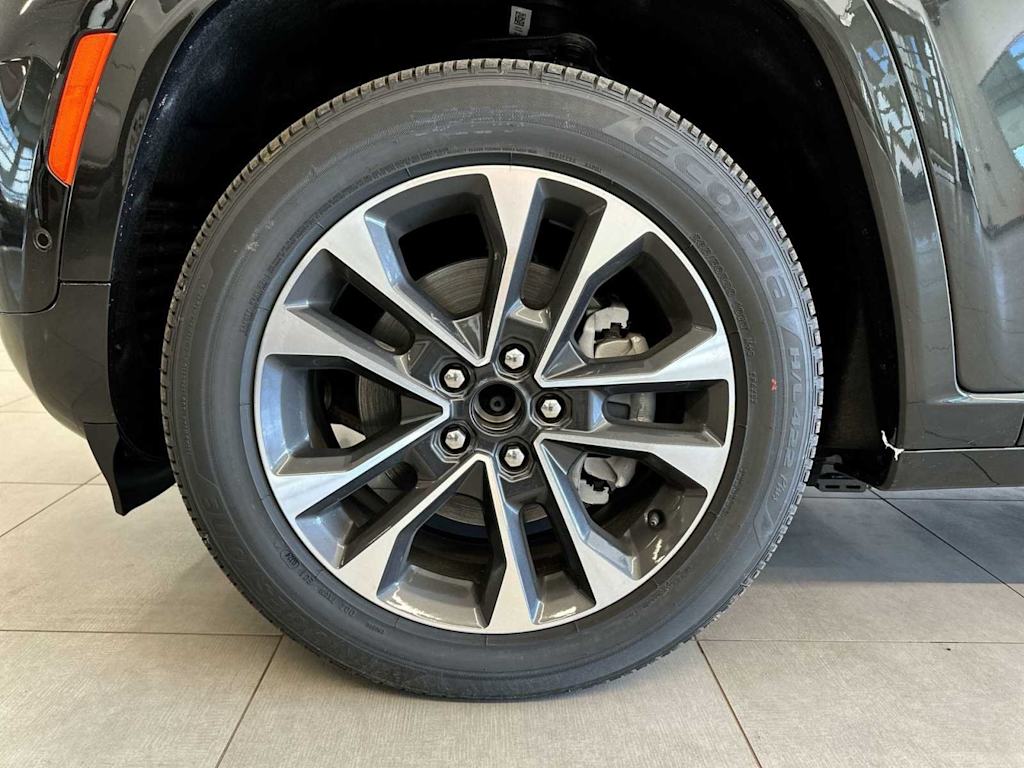 Thumbnail: 2024 Jeep Grand Cherokee - 8