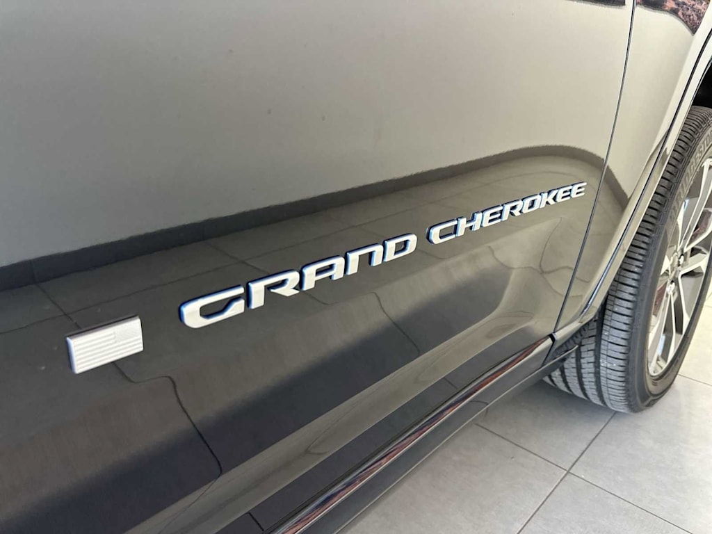 Thumbnail: 2024 Jeep Grand Cherokee - 7