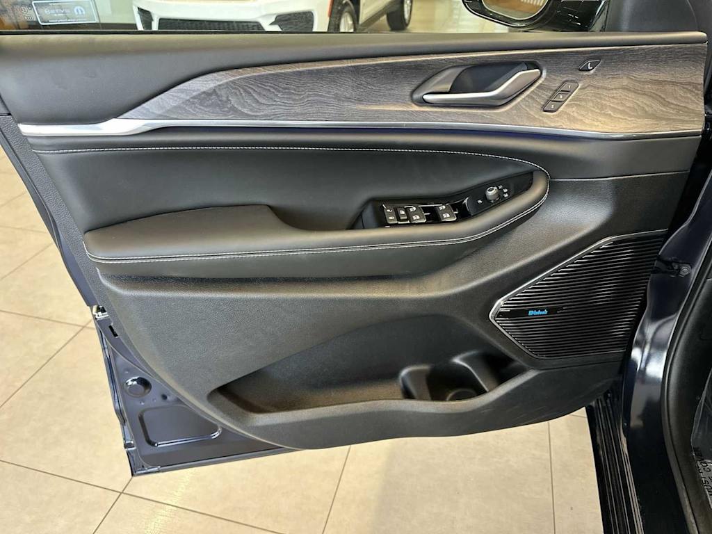 Thumbnail: 2024 Jeep Grand Cherokee - 30