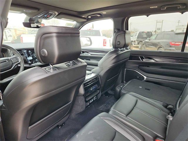 Thumbnail: 2024 Jeep Wagoneer - 13
