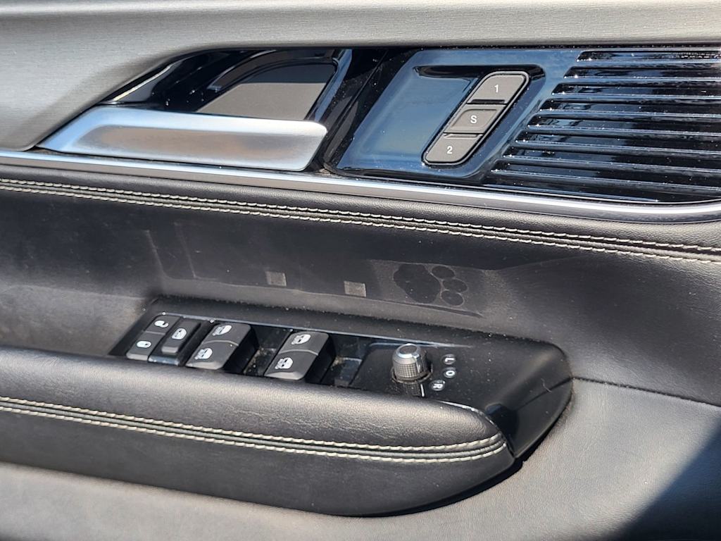 Thumbnail: 2024 Jeep Wagoneer - 23