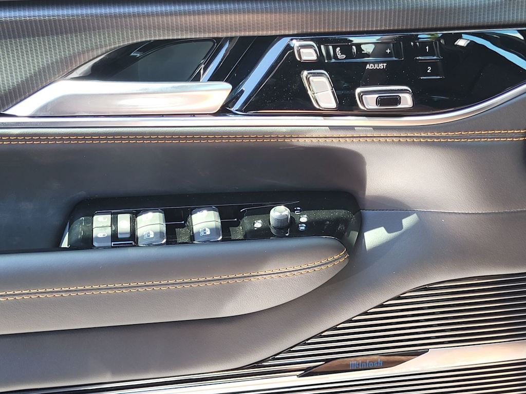 Thumbnail: 2026 Jeep Grand Wagoneer - 5