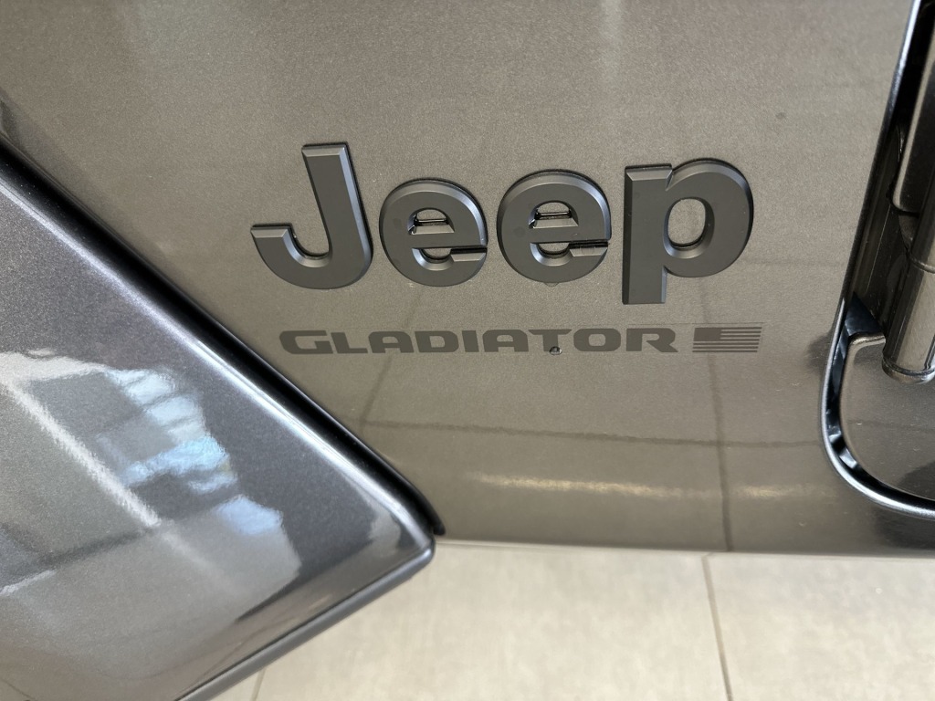 2024 Jeep Gladiator Sport 26